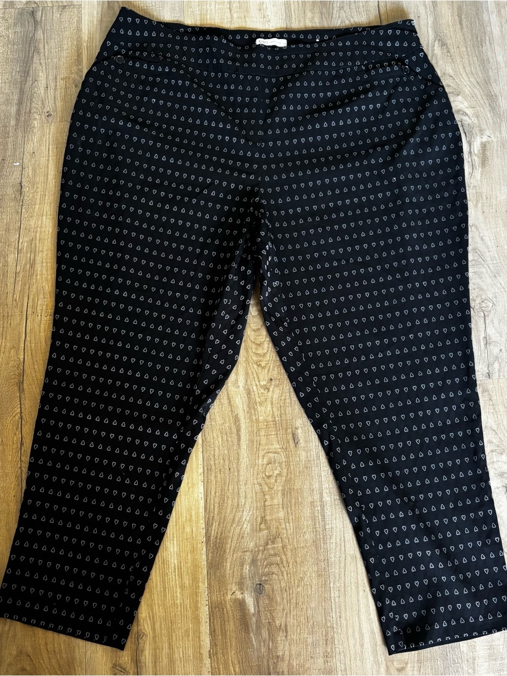Cato Black Cropped Pull-On Pants with Small White Teardrop Pattern